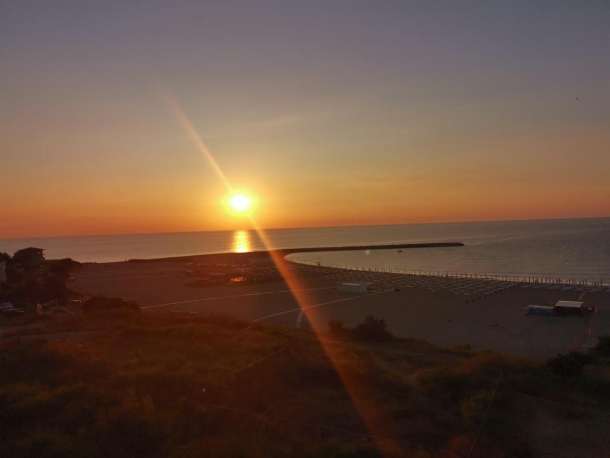 Sunrise Beachfront Relax Residence Constanţa Eksteriør bilde