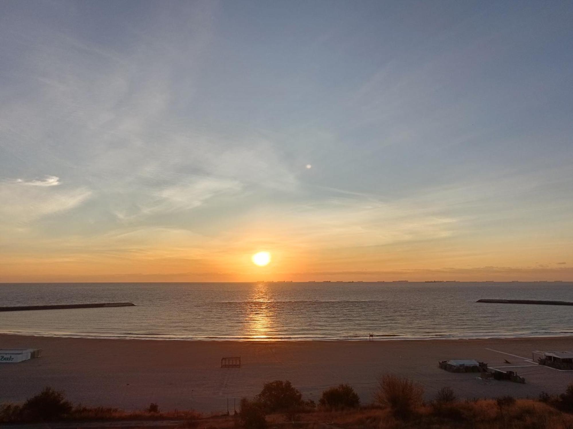 Sunrise Beachfront Relax Residence Constanţa Eksteriør bilde